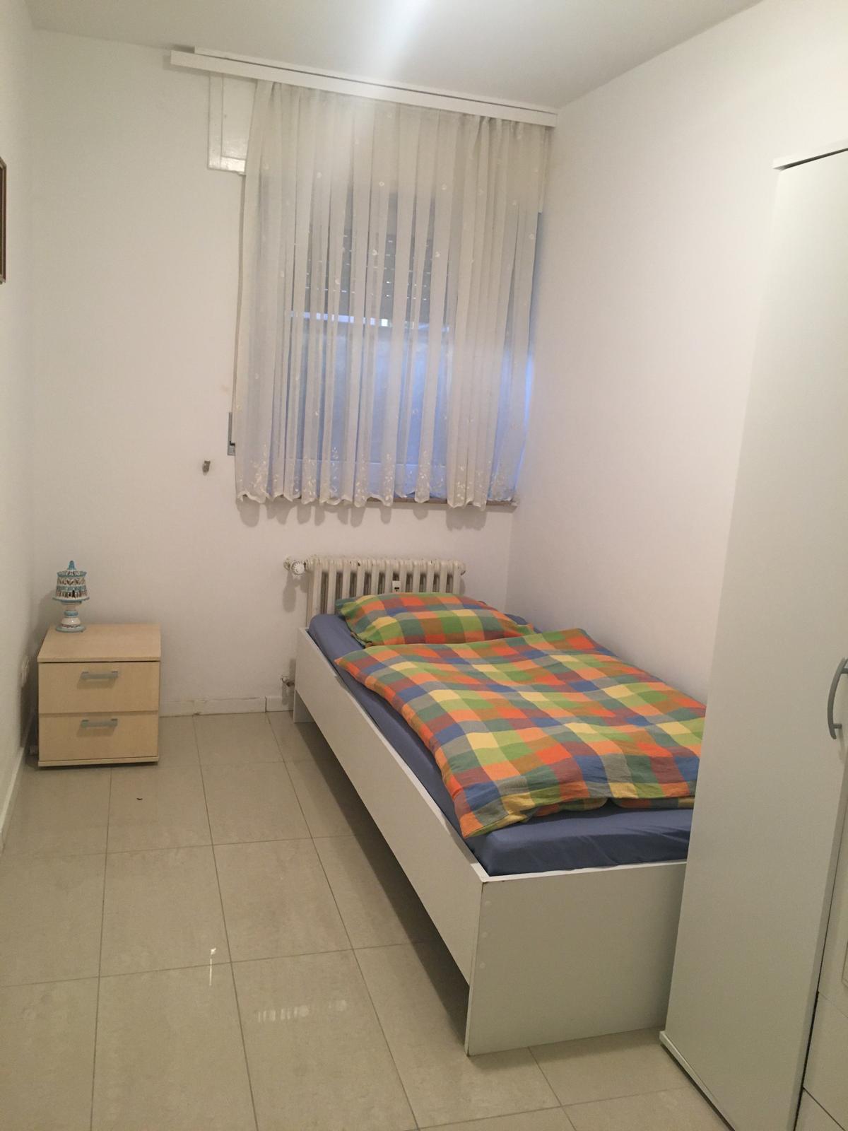 Möblierte 2-Zimmer Wohnung + Wohnzimmer in Krefeld - ab sofort